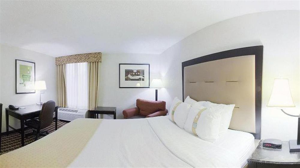 Ramada By Wyndham Hotel 2*
